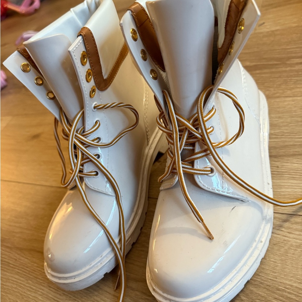 Stylish White and Tan Women's Boots